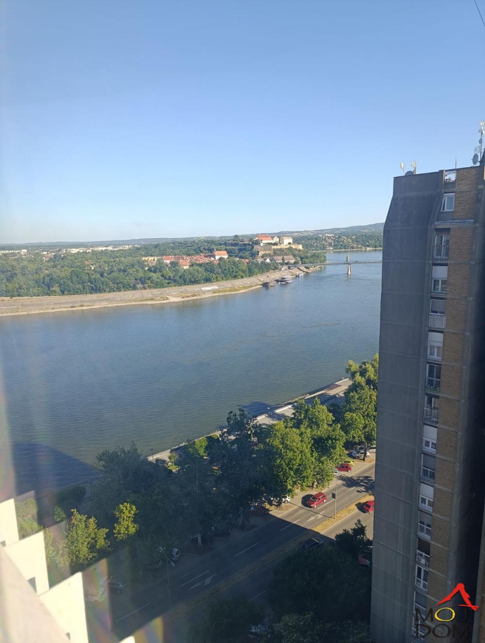 Slika 8 - Stan,NOVI SAD,KEJ,kv: 71, € 179900, ID: 1030769