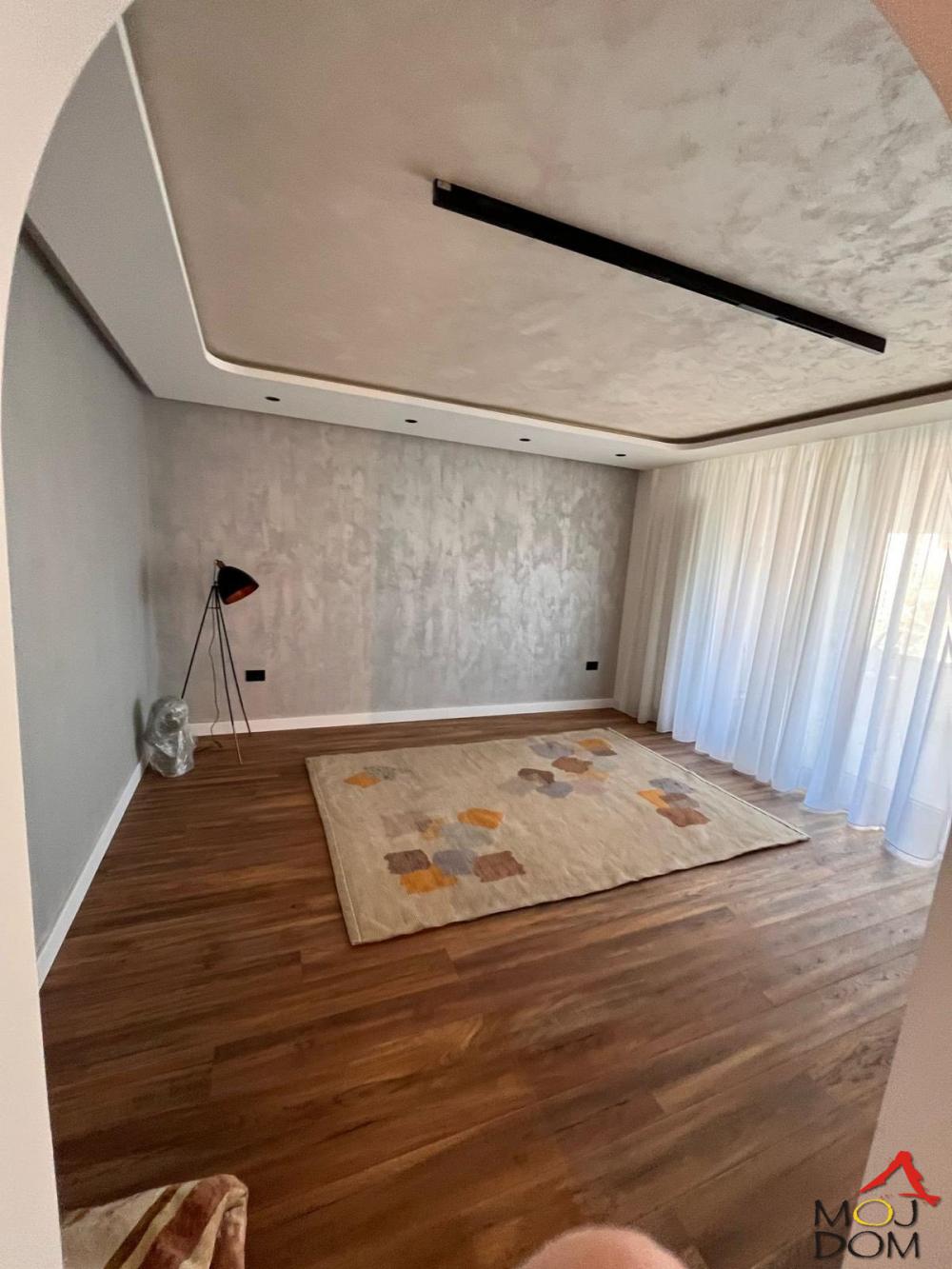 Slika 8 - Stan,NOVI SAD,CENTAR,kv: 119, € 363400, ID: 1030596