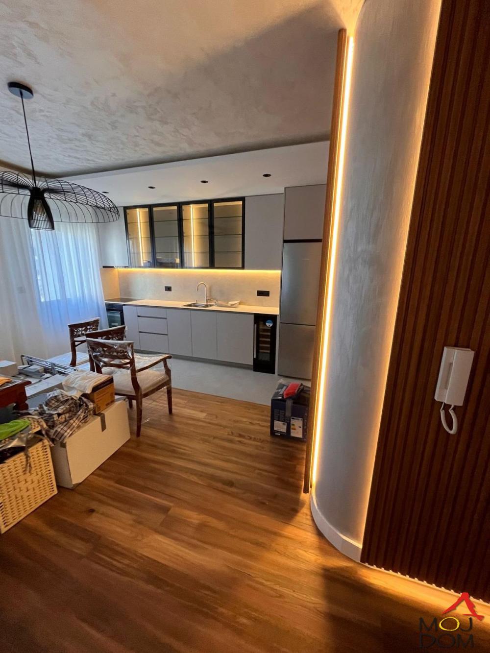 Slika 1 - Stan,NOVI SAD,CENTAR,kv: 119, € 363400, ID: 1030596