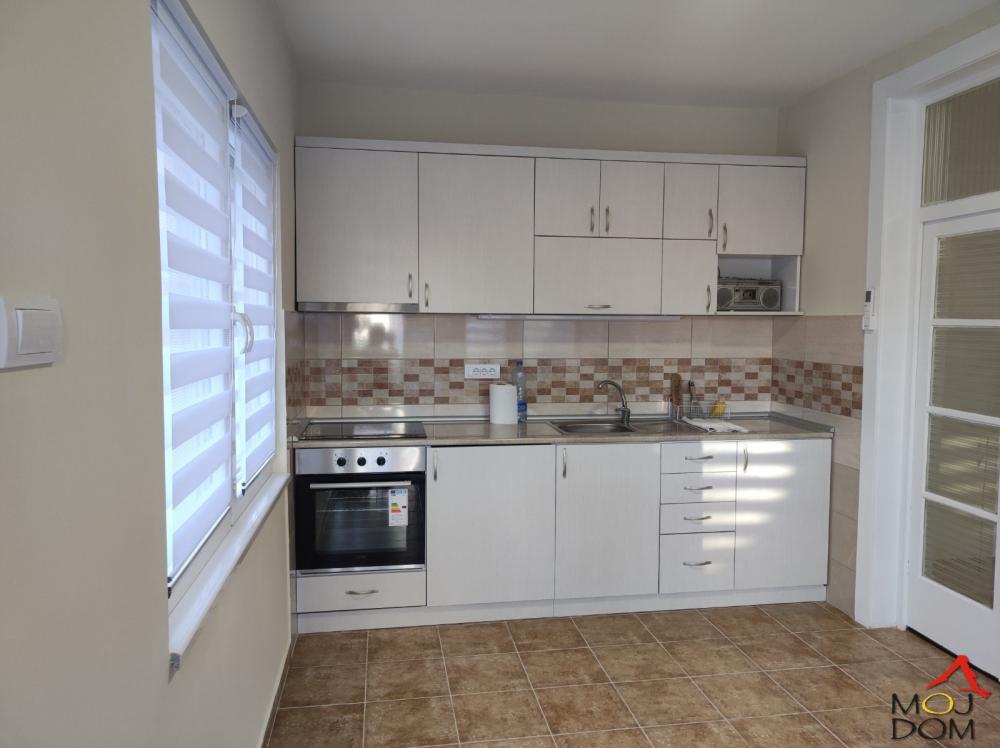 Slika 3 - Stan,NOVI SAD,CARA DUŠANA,kv: 34, € 81400, ID: 1030266