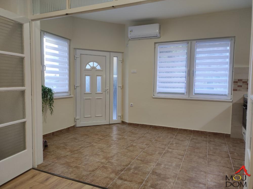 Slika 1 - Stan,NOVI SAD,CARA DUŠANA,kv: 34, € 81400, ID: 1030266