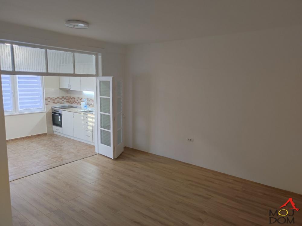 Slika 5 - Stan,NOVI SAD,CARA DUŠANA,kv: 34, € 81400, ID: 1030266