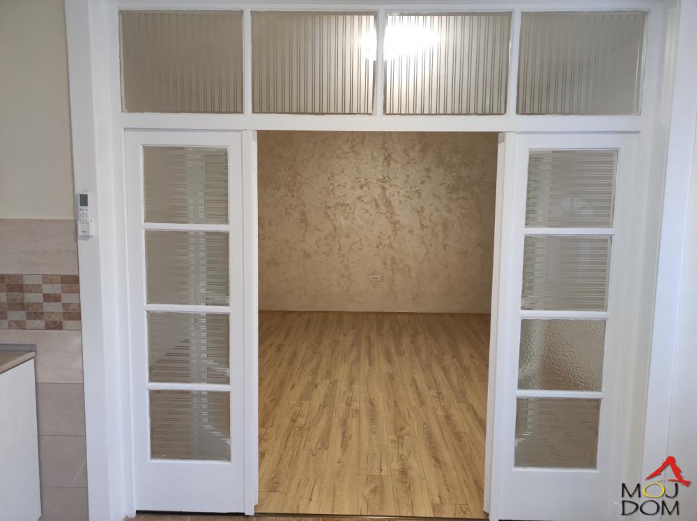 Slika 7 - Stan,NOVI SAD,CARA DUŠANA,kv: 34, € 81400, ID: 1030266