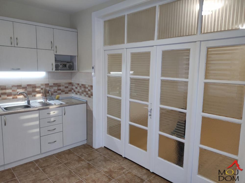 Slika 8 - Stan,NOVI SAD,CARA DUŠANA,kv: 34, € 81400, ID: 1030266