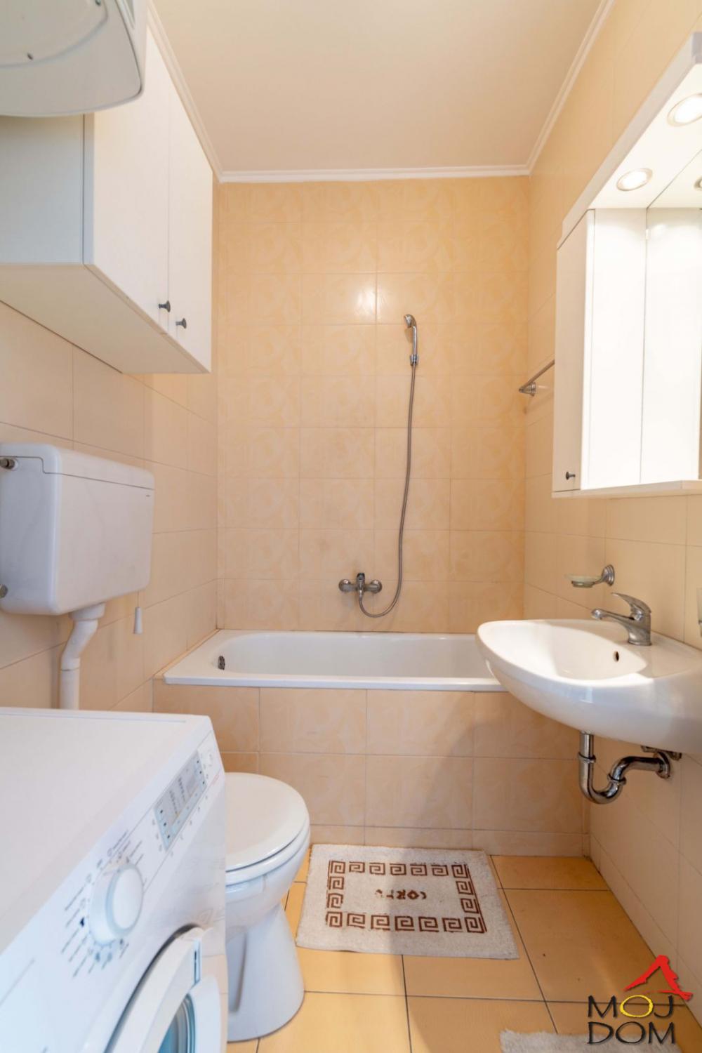 Slika 6 - Stan,NOVI SAD,GRBAVICA,kv: 34, € 130800, ID: 1030550