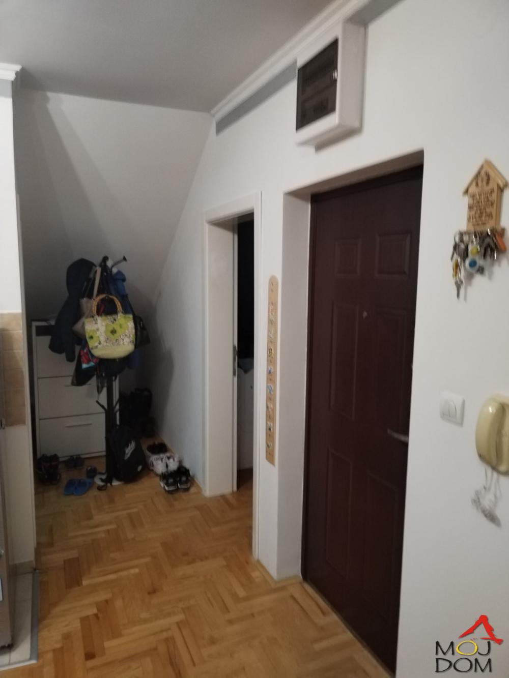 Slika 8 - Stan,NOVI SAD,PODBARA,kv: 52, € 149300, ID: 1024937