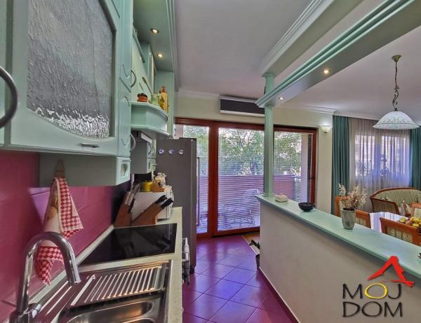 Slika 4 - Stan,NOVI SAD,CENTAR,kv: 163, € 556000, ID: 1027410