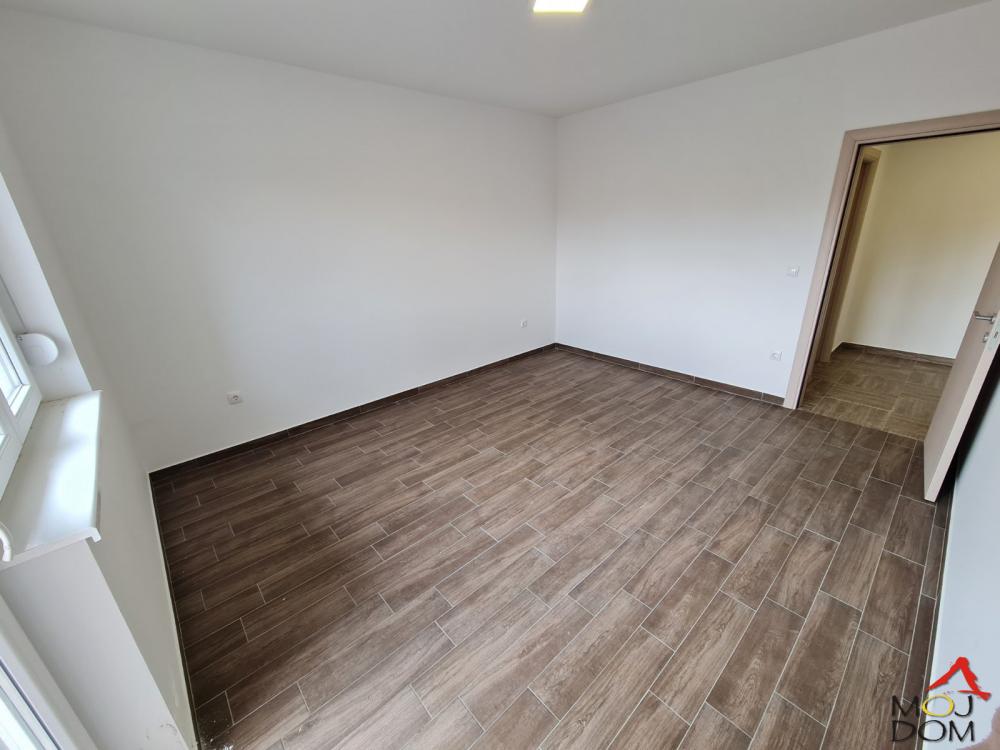 Slika 3 - Stan,NOVI SAD,ADICE,kv: 66, € 122300, ID: 1027970