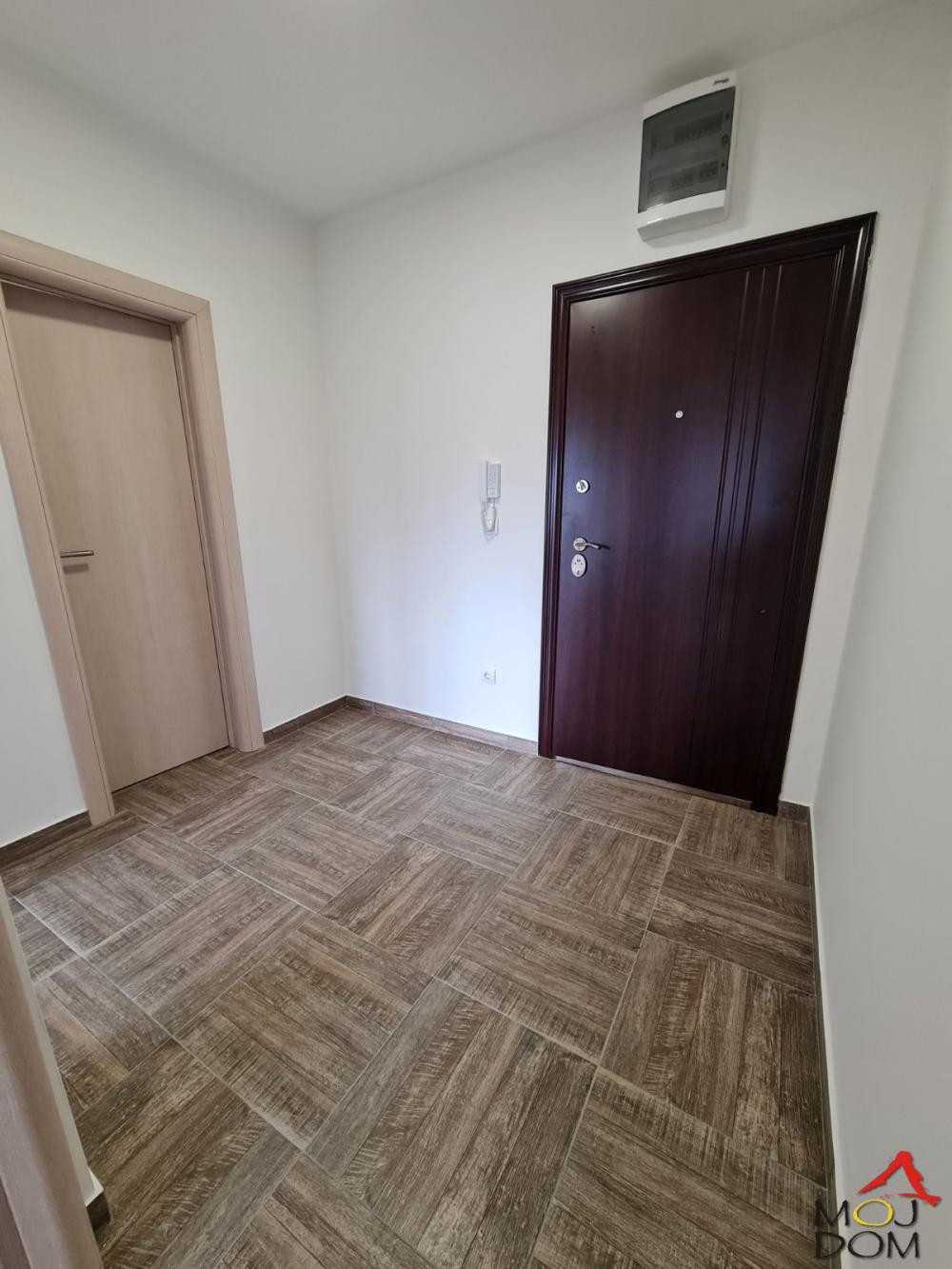 Slika 7 - Stan,NOVI SAD,ADICE,kv: 66, € 122300, ID: 1027970