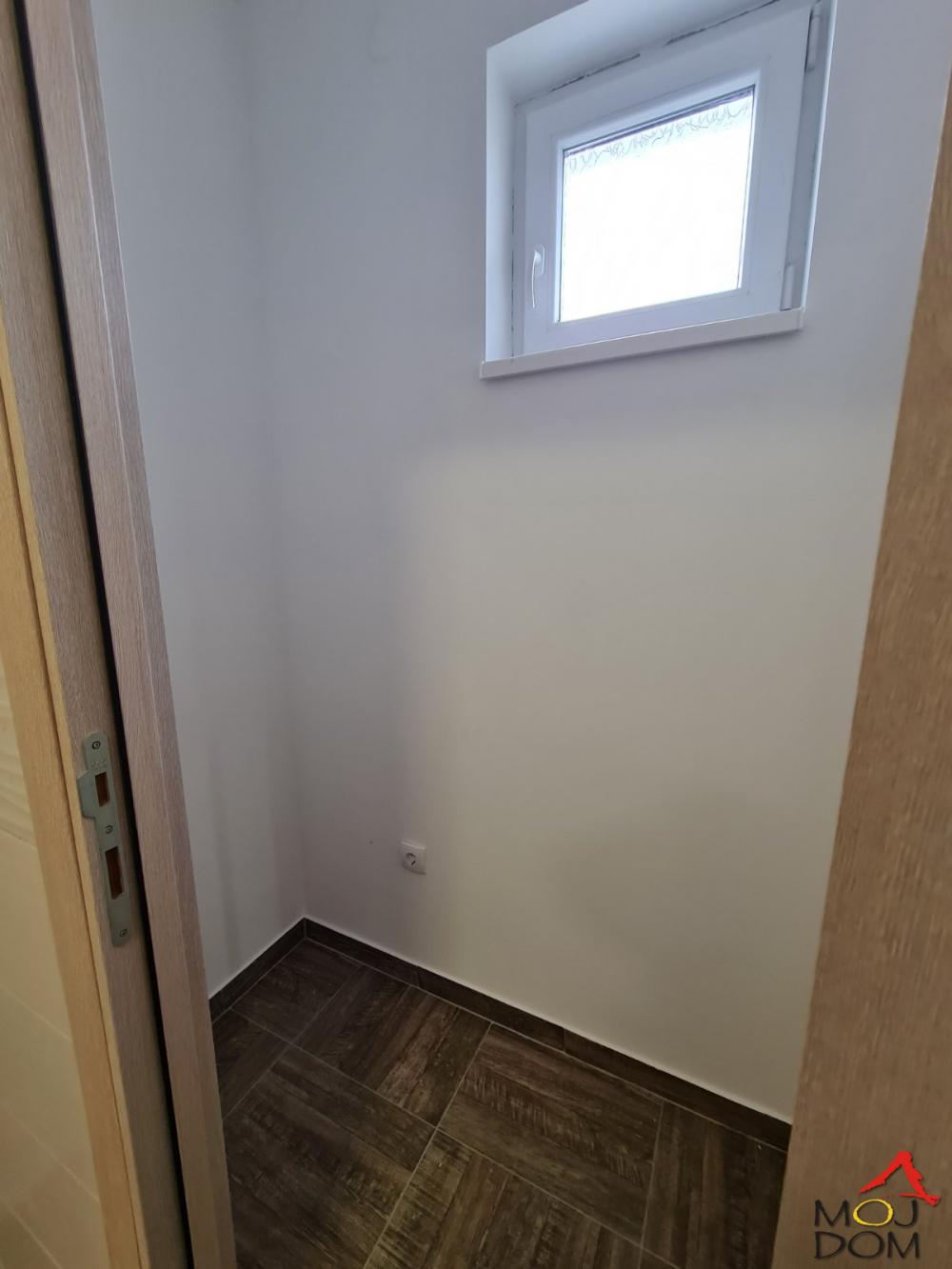 Slika 8 - Stan,NOVI SAD,ADICE,kv: 66, € 122300, ID: 1027970