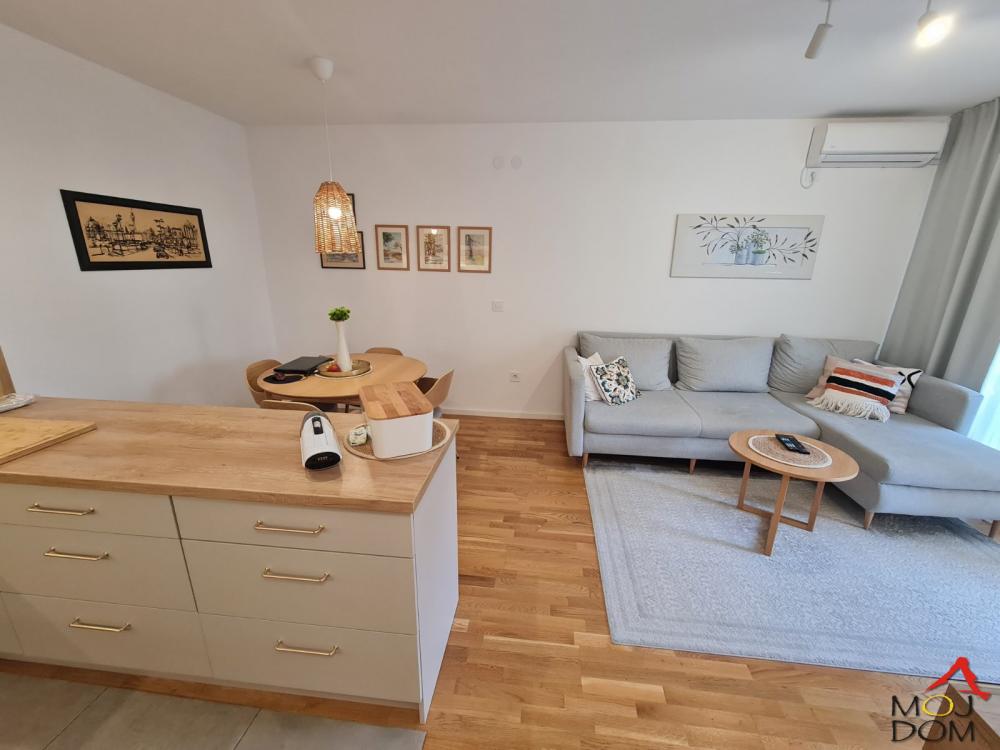 Slika 9 - Stan,NOVI SAD,ŠONSI,kv: 58, € 206000, ID: 1029097