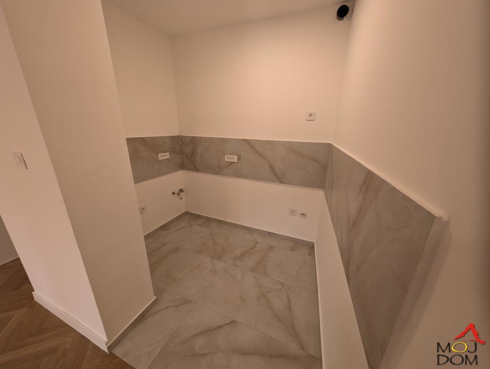 Slika 4 - Stan,NOVI SAD,CENTAR,kv: 85, € 306400, ID: 1029951