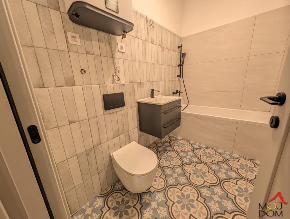 Slika 8 - Stan,NOVI SAD,CENTAR,kv: 85, € 306400, ID: 1029951