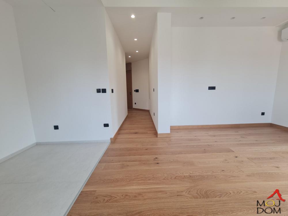 Slika 1 - Stan,NOVI SAD,CARA DUŠANA,kv: 83, € 311300, ID: 1027475