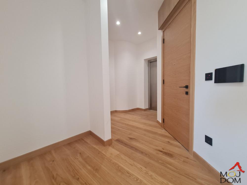 Slika 9 - Stan,NOVI SAD,CARA DUŠANA,kv: 83, € 311300, ID: 1027475