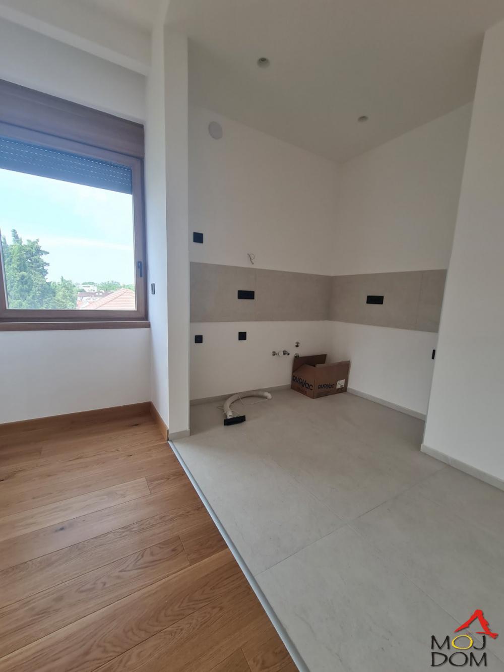 Slika 3 - Stan,NOVI SAD,CARA DUŠANA,kv: 83, € 311300, ID: 1027475