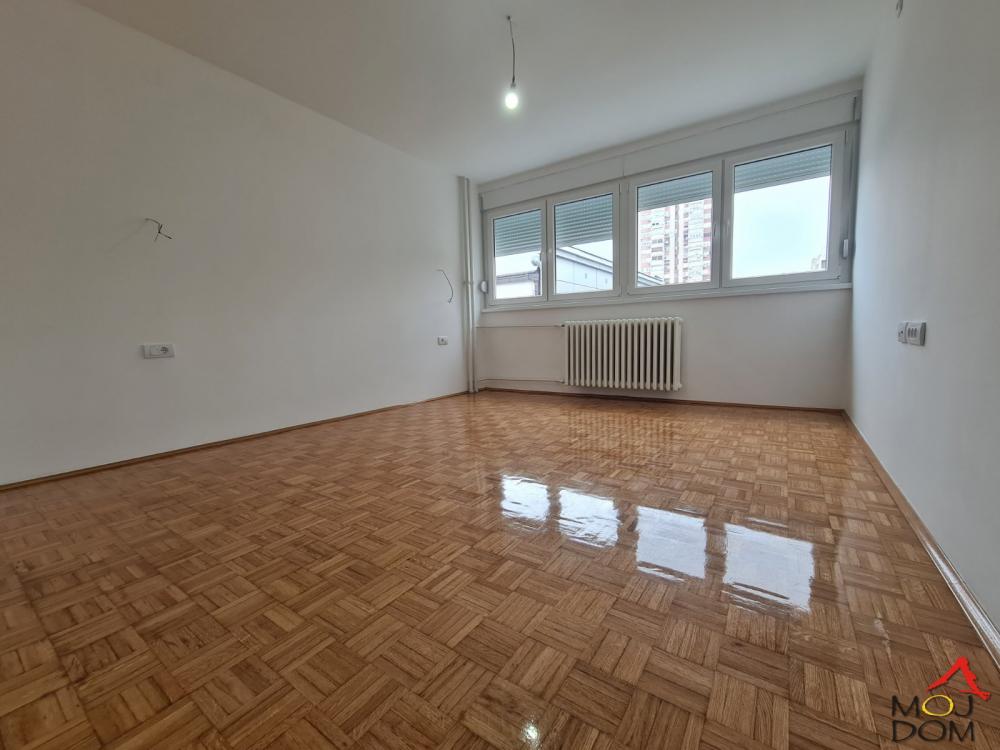 Slika 4 - Stan,NOVI SAD,BULEVAR,kv: 63, € 161400, ID: 1029934