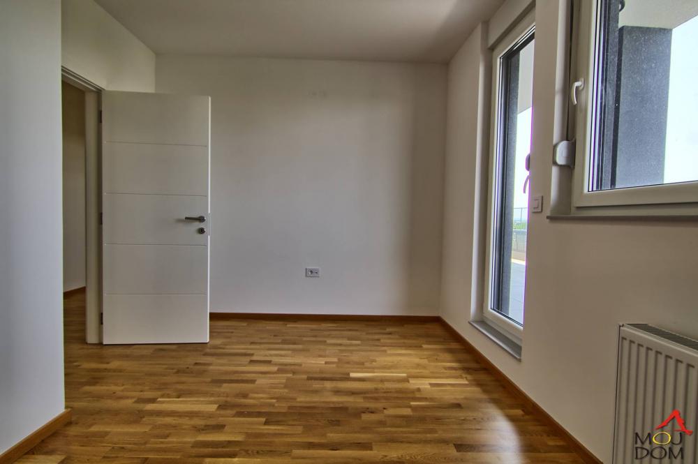 Slika 6 - Stan,NOVI SAD,TELEP,kv: 127, € 237950, ID: 1030657