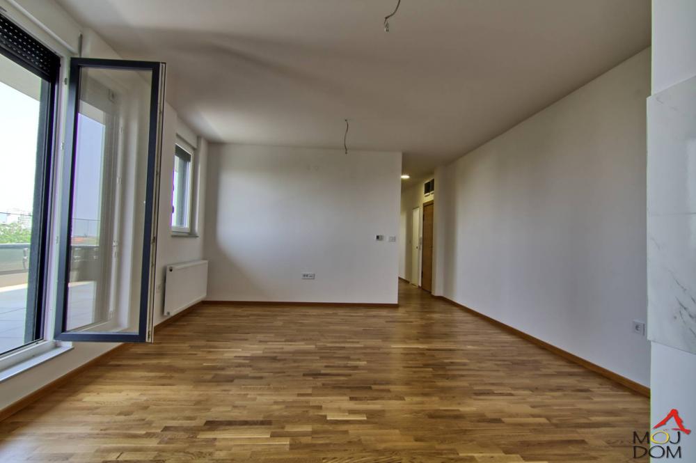 Slika 4 - Stan,NOVI SAD,TELEP,kv: 127, € 237950, ID: 1030657