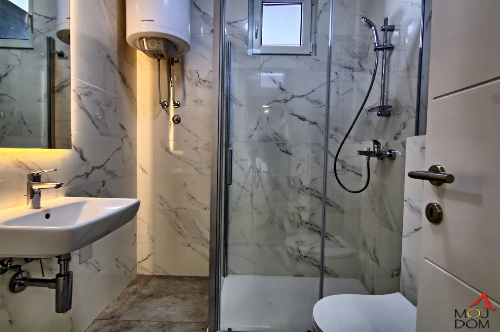 Slika 10 - Stan,NOVI SAD,TELEP,kv: 127, € 237950, ID: 1030657