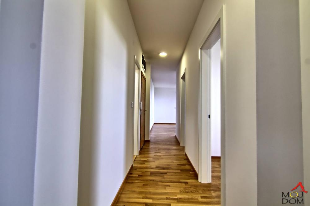 Slika 5 - Stan,NOVI SAD,TELEP,kv: 127, € 237950, ID: 1030657