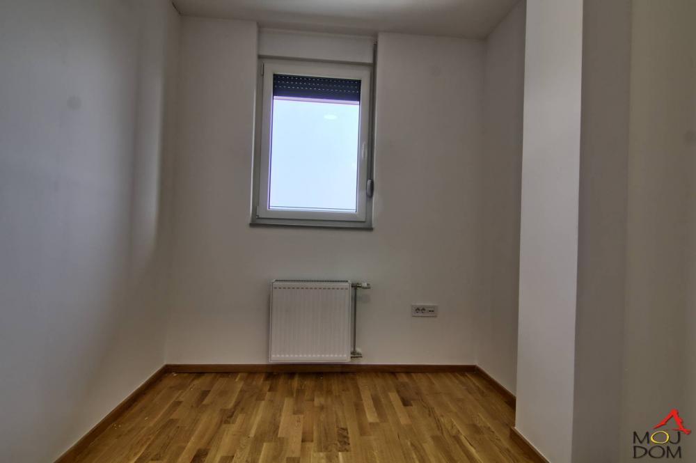 Slika 6 - Stan,NOVI SAD,TELEP,kv: 85, € 197050, ID: 1030658