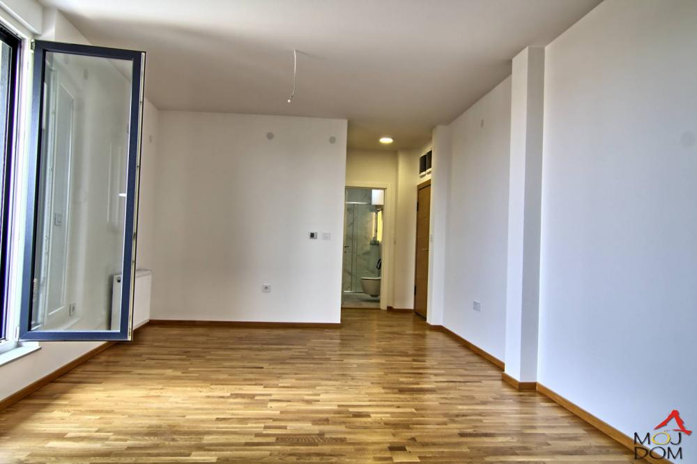 Slika 2 - Stan,NOVI SAD,TELEP,kv: 132, € 243600, ID: 1030659