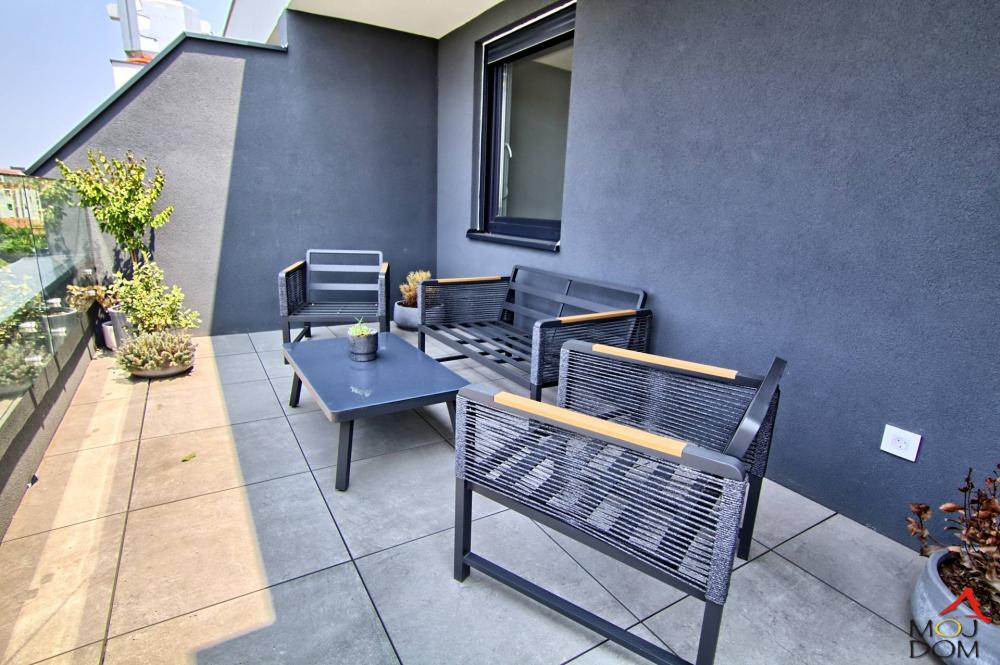 Slika 8 - Stan,NOVI SAD,TELEP,kv: 132, € 243600, ID: 1030659