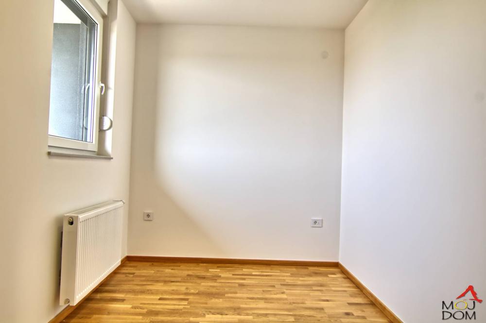 Slika 4 - Stan,NOVI SAD,TELEP,kv: 132, € 243600, ID: 1030659