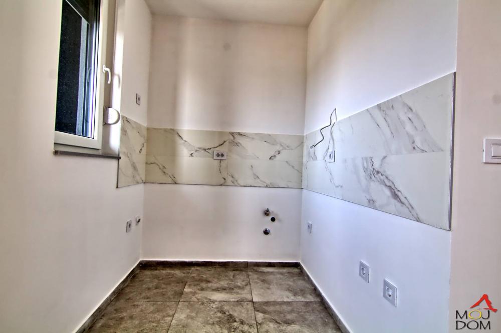 Slika 1 - Stan,NOVI SAD,TELEP,kv: 78, € 164000, ID: 1030660