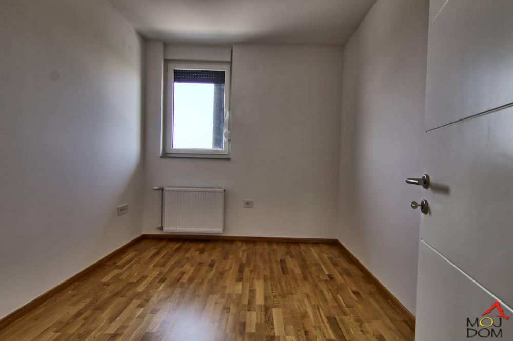 Slika 6 - Stan,NOVI SAD,TELEP,kv: 78, € 164000, ID: 1030660