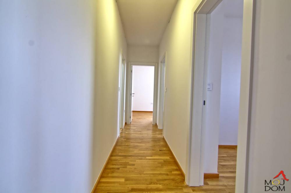 Slika 5 - Stan,NOVI SAD,TELEP,kv: 78, € 164000, ID: 1030660