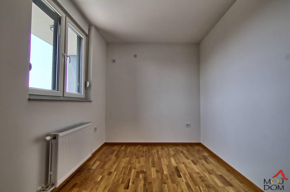 Slika 8 - Stan,NOVI SAD,TELEP,kv: 78, € 164000, ID: 1030660