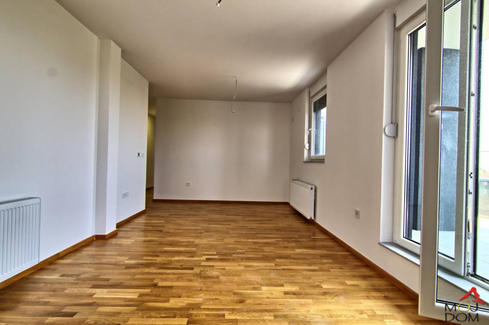 Slika 2 - Stan,NOVI SAD,TELEP,kv: 78, € 164000, ID: 1030660