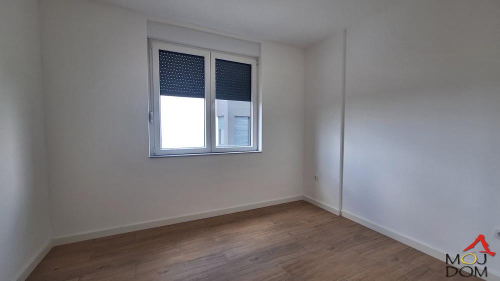 Slika 4 - Stan,PETROVARADIN,PETROVARADIN,kv: 72, € 162950, ID: 1030692