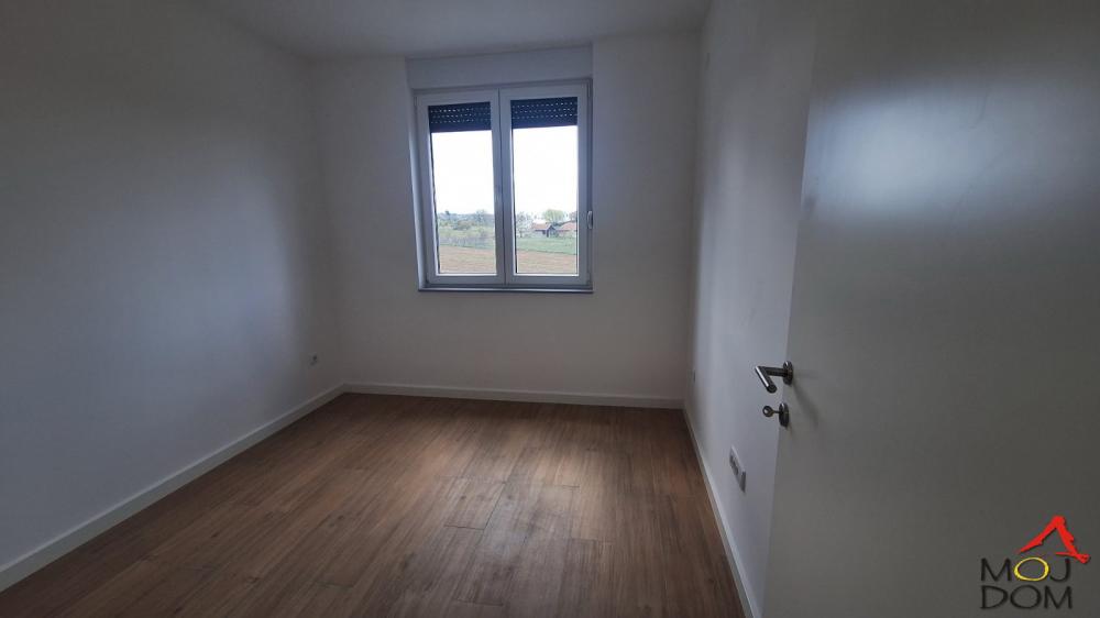 Slika 3 - Stan,PETROVARADIN,PETROVARADIN,kv: 72, € 162950, ID: 1030692