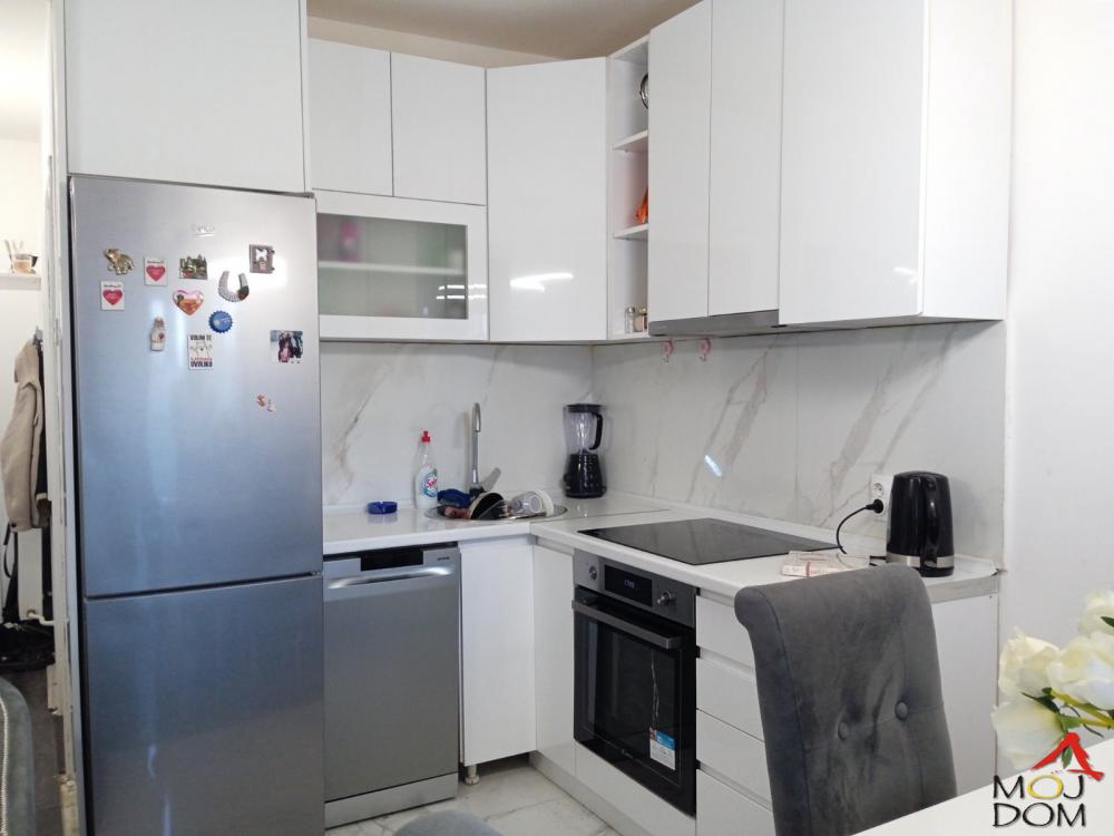 Slika 5 - Stan,NOVI SAD,NOVA DETELINARA,kv: 101, € 206000, ID: 1027825