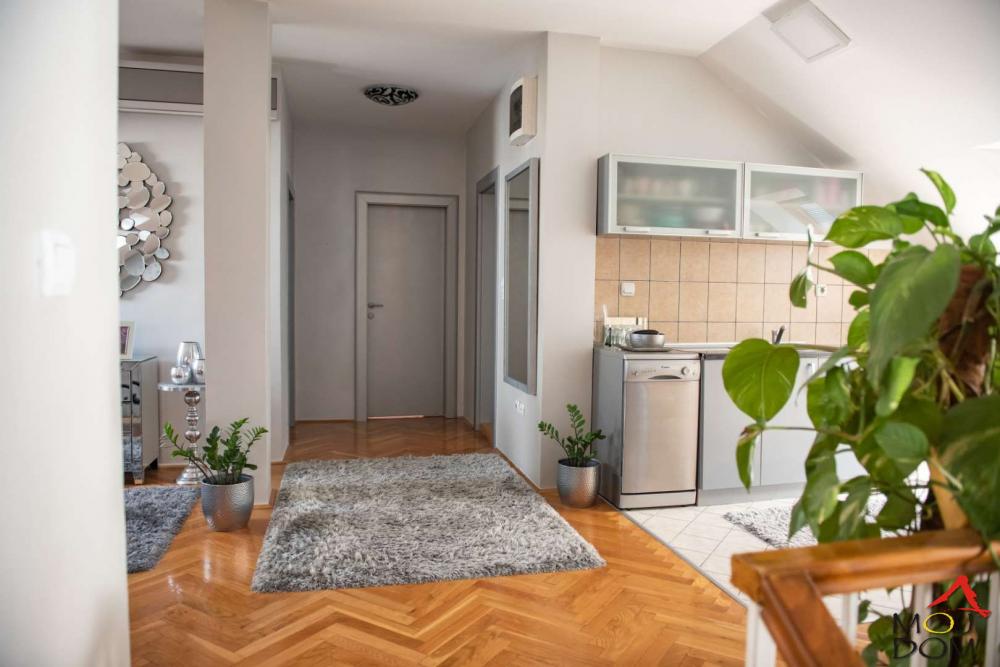 Slika 3 - Stan,NOVI SAD,BETANIJA,kv: 105, € 170000, ID: 1027777