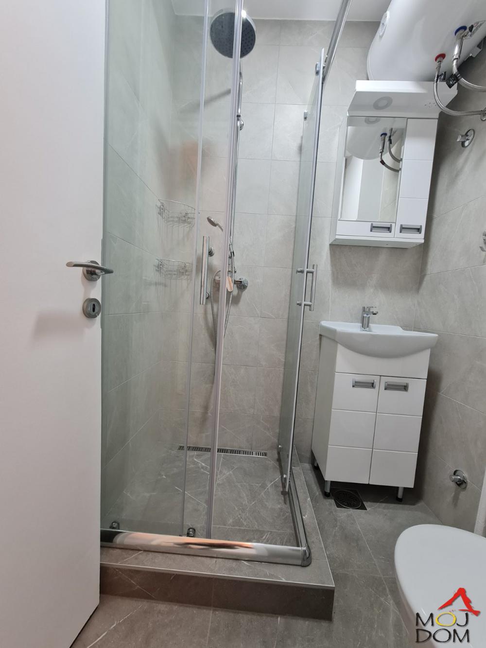 Slika 8 - Stan,NOVI SAD,DETELINARA,kv: 43, € 123600, ID: 1030280