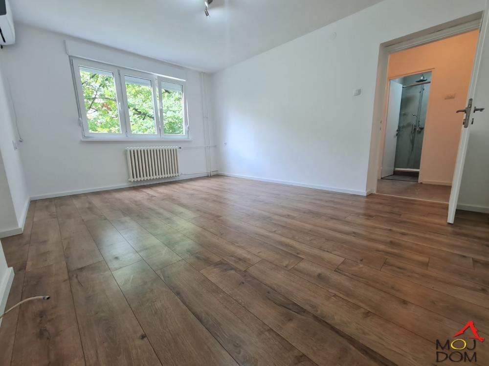 Slika 2 - Stan,NOVI SAD,DETELINARA,kv: 43, € 123600, ID: 1030280