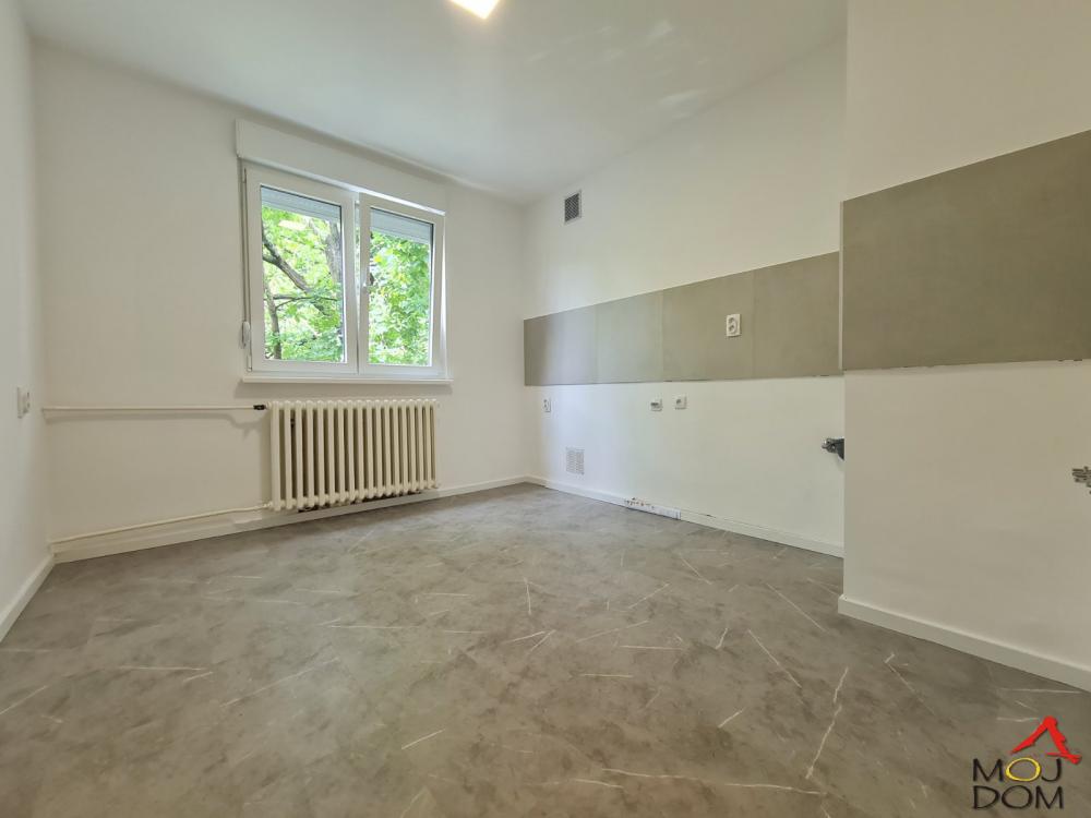 Slika 5 - Stan,NOVI SAD,DETELINARA,kv: 43, € 123600, ID: 1030280