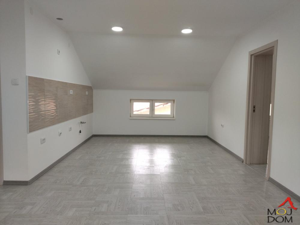 Slika 3 - Stan,NOVI SAD,KLISA,kv: 71, € 113300, ID: 1029671