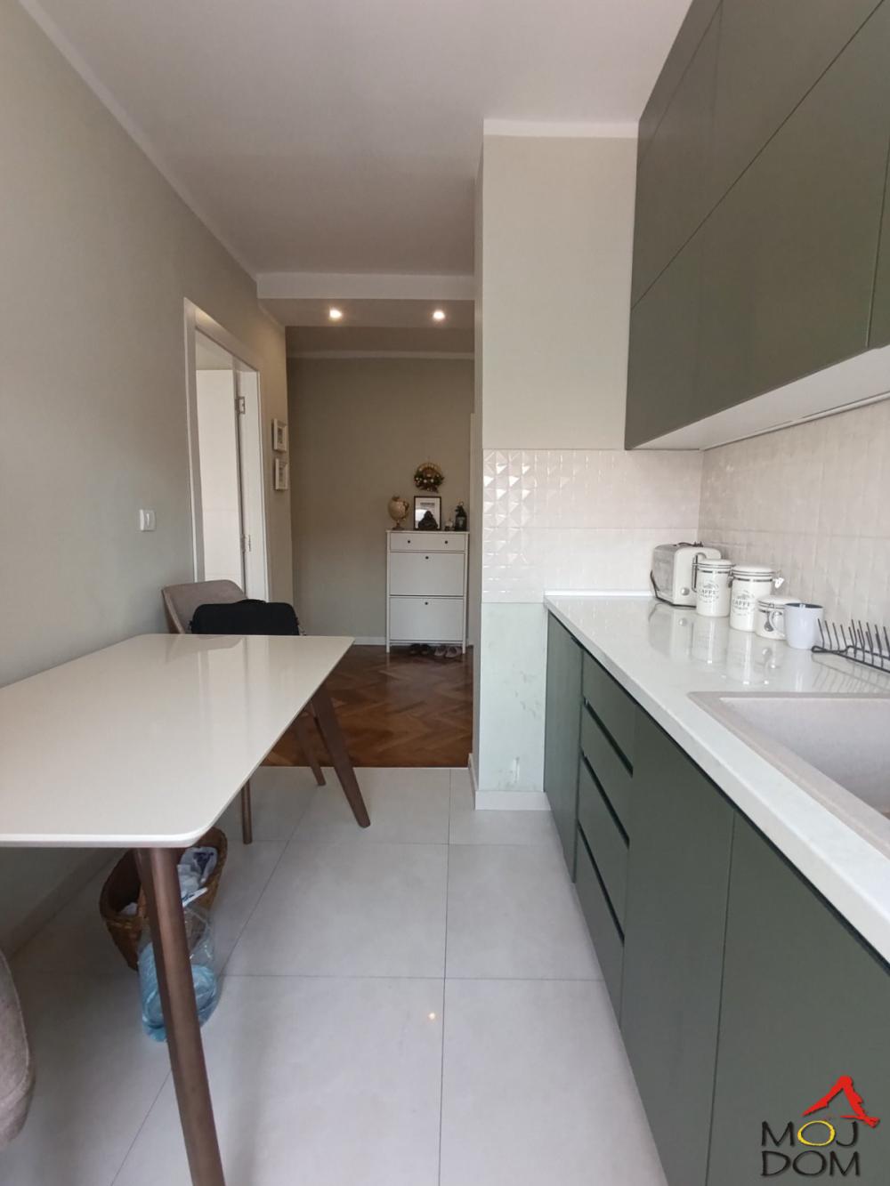 Slika 8 - Stan,NOVI SAD,GRBAVICA,kv: 52, € 147300, ID: 1030661