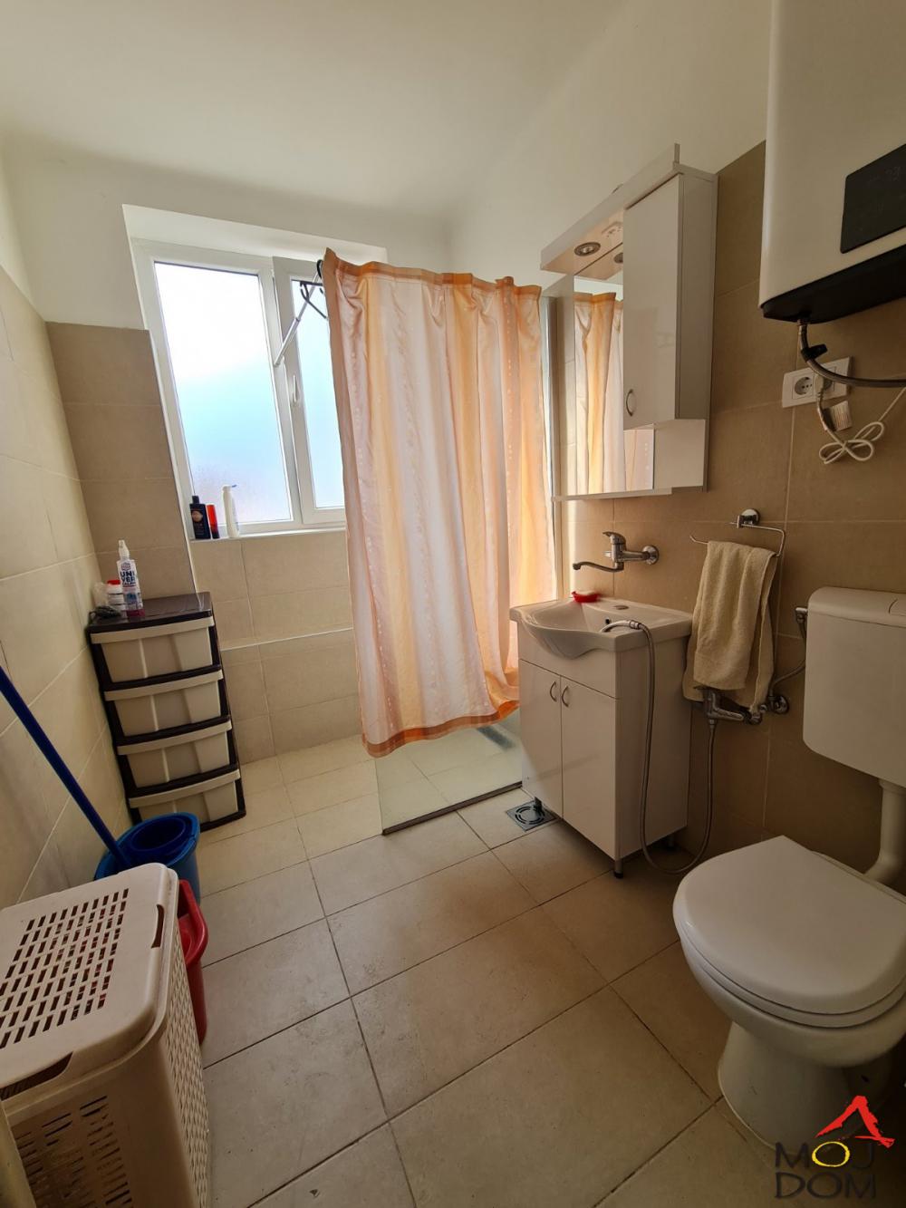 Slika 6 - Stan,NOVI SAD,KEJ,kv: 63, € 206000, ID: 1028013