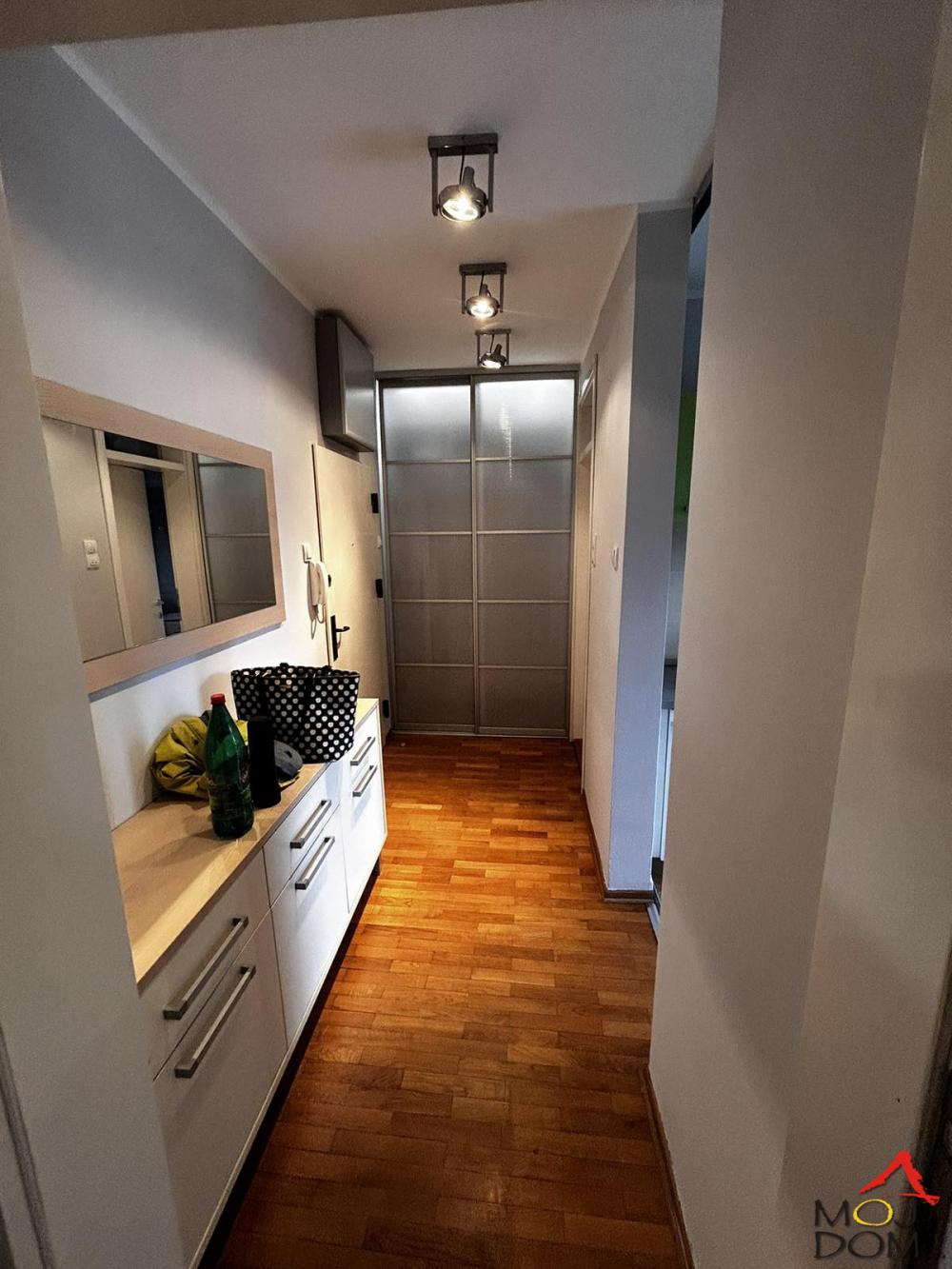 Slika 10 - Stan,NOVI SAD,CENTAR,kv: 41, € 139000, ID: 1027964