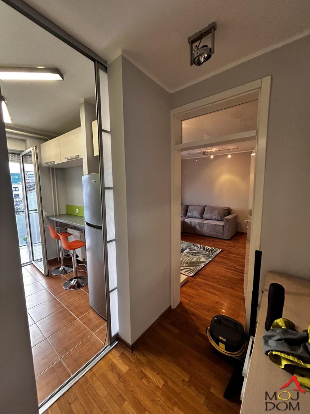 Slika 5 - Stan,NOVI SAD,CENTAR,kv: 41, € 139000, ID: 1027964