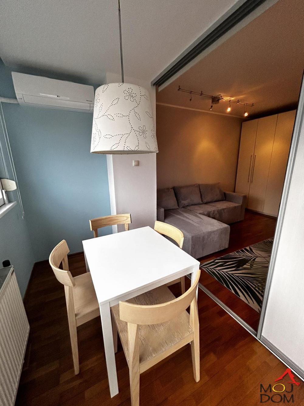 Slika 4 - Stan,NOVI SAD,CENTAR,kv: 41, € 139000, ID: 1027964