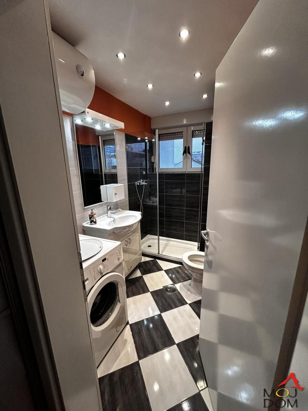 Slika 11 - Stan,NOVI SAD,CENTAR,kv: 41, € 139000, ID: 1027964