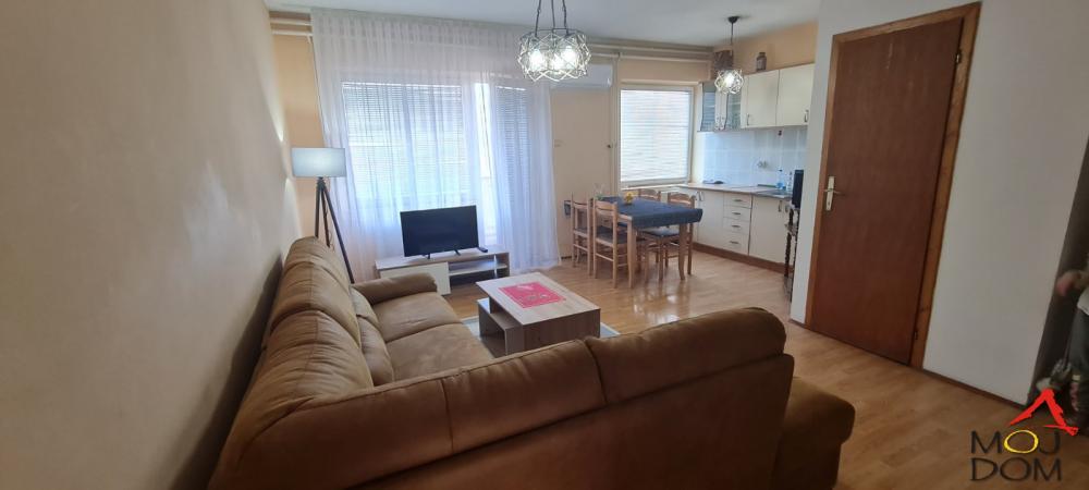 Slika 2 - Stan,NOVI SAD,STANICA,kv: 70, € 125000, ID: 1027657