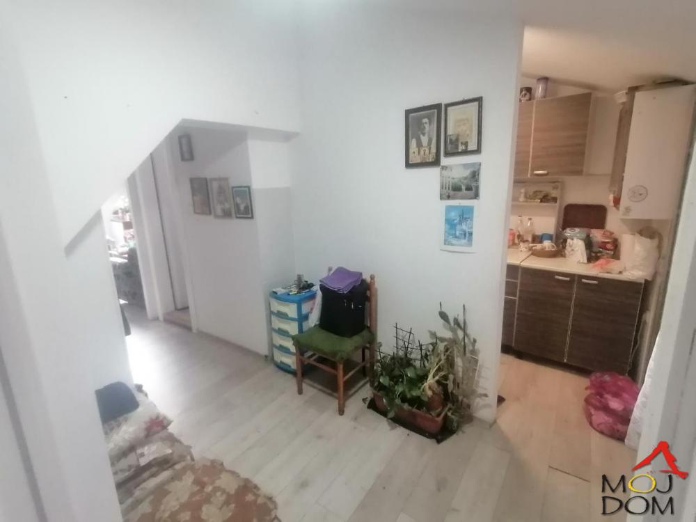 Slika 2 - Stan,NOVI SAD,CENTAR,kv: 39, € 62850, ID: 1028025